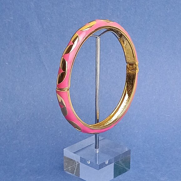 Abstract Geo Leaf Pattern Pink Enamel Hinge Bangle Skinny Bracelet Gold Tone - Picture 1 of 5